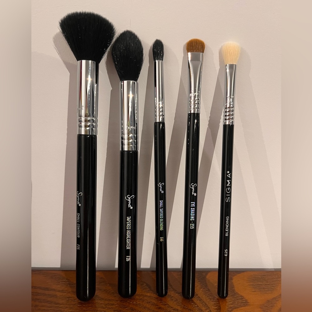 5 pieces Sigma makeup brush set, including face and eye brushes